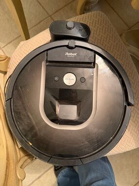 iRobot Roomba Robot Vacuum Cleaner - Black